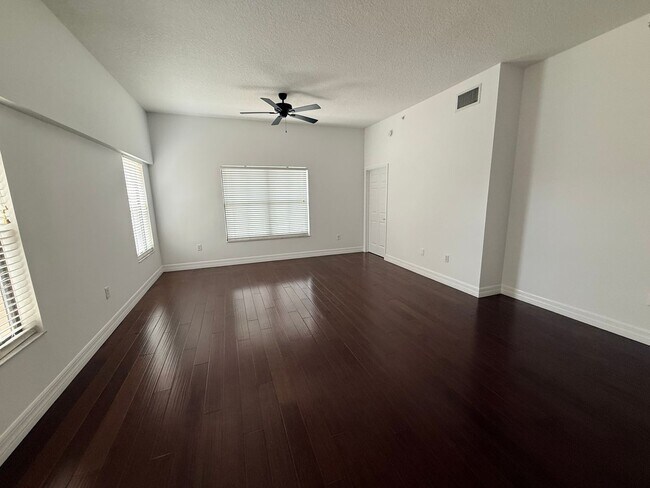 Building Photo - 707 Westpark Way