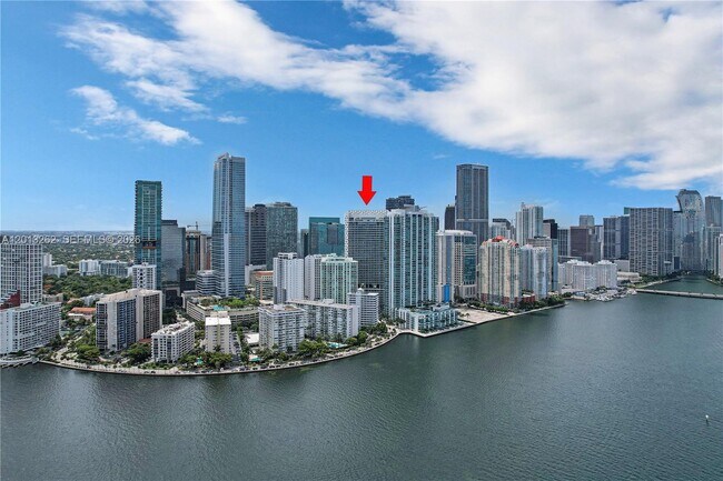 Building Photo - 1300 Brickell Bay Dr