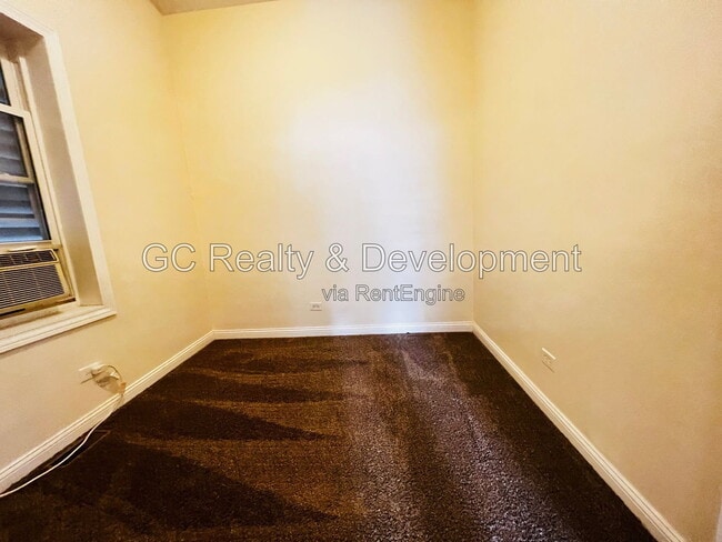 Building Photo - 1512 W 17th St