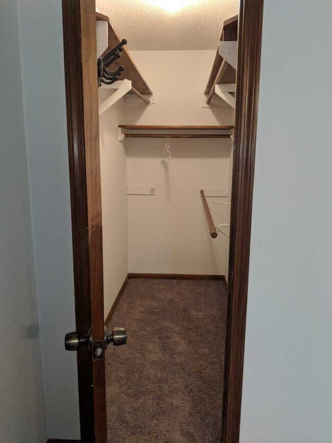 Building Photo - 144 Fern Forest Dr