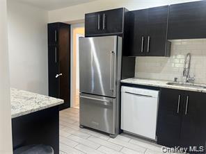 Building Photo - 13 Darian Ct