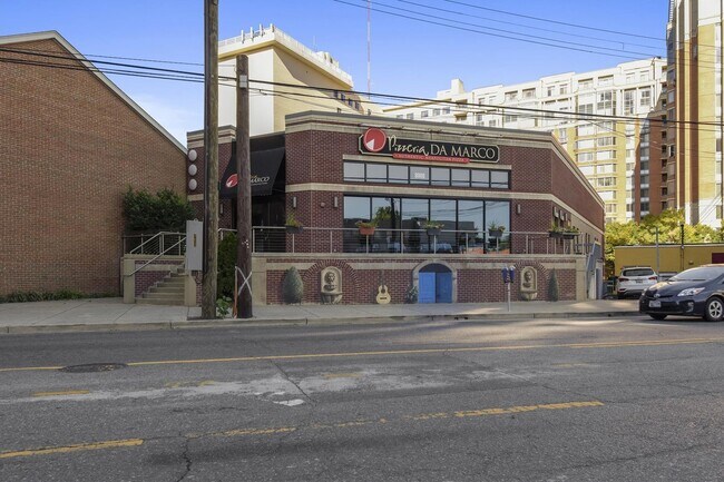 Building Photo - Gorgeous 2/2 with luxurious Lobby Level Condo in Hampden Row