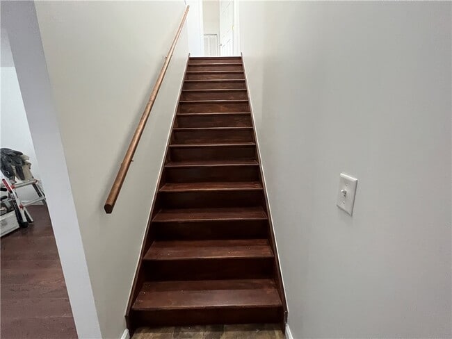 Building Photo - 4543 Mayflower Rd