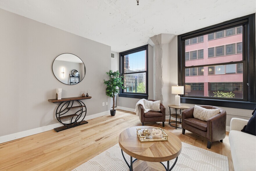 Building Photo - 444 17th St