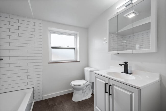 Building Photo - Don’t miss this! Beautifully RENOVATED 3 bedroom in Stowe!!