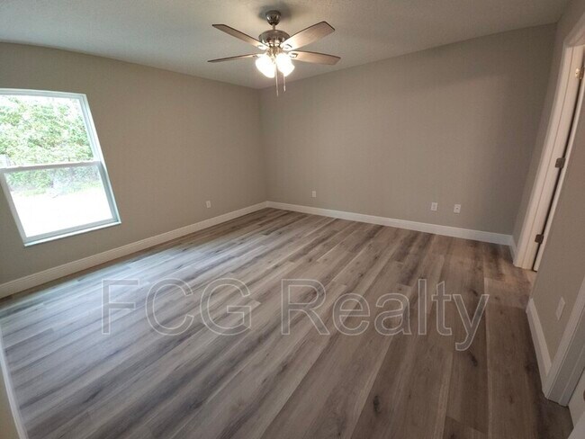 Building Photo - 9111 N Akola Way