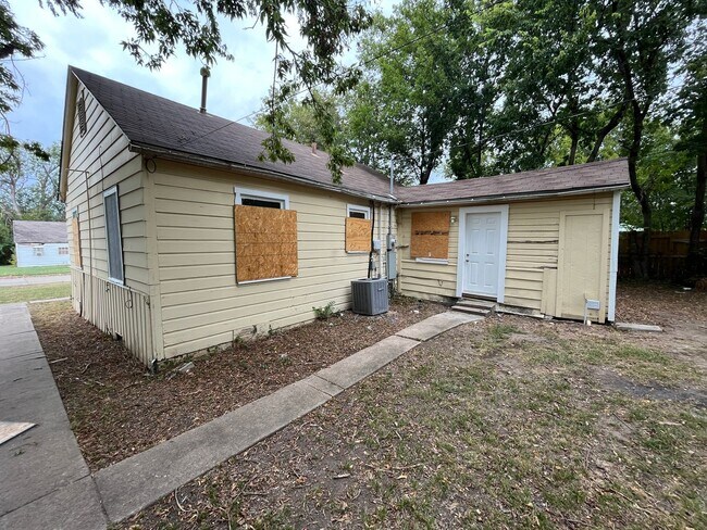 Building Photo - Charming 3 Bed, 1 Bath Home in Tulsa, OK S...