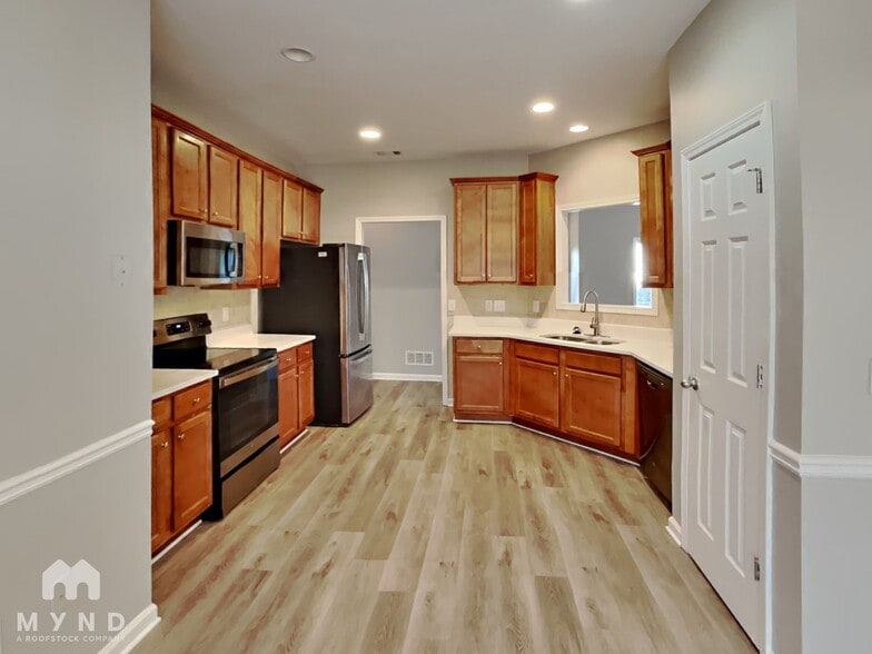 Building Photo - 3485 Bridle Brook Dr NE