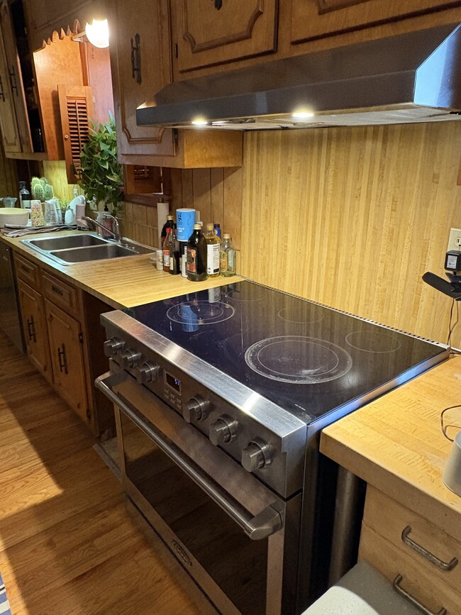 Building Photo - 426 Hobcaw Dr