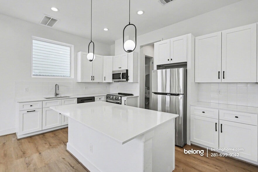 Building Photo - 203 Danna Ln