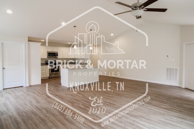 Building Photo - 4819 McCloud Rd