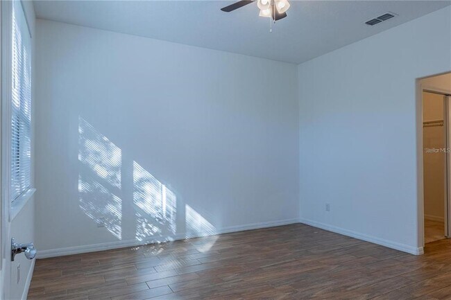 Building Photo - 519 Cadiz Dr