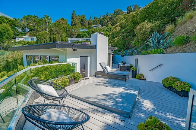 Building Photo - COMING SOON! 3 Bedroom Home for Rent in West Hollywood!
