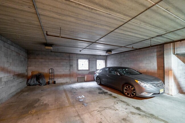 Building Photo - 463 1st St