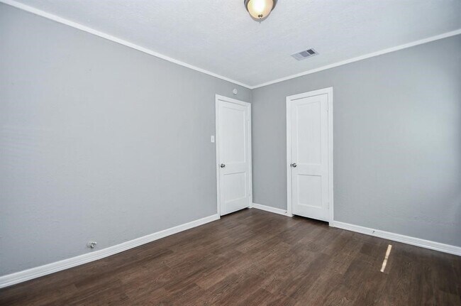 Building Photo - 7334 Mountbatten Rd