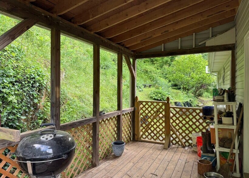 Building Photo - 7500 Meat Camp Rd