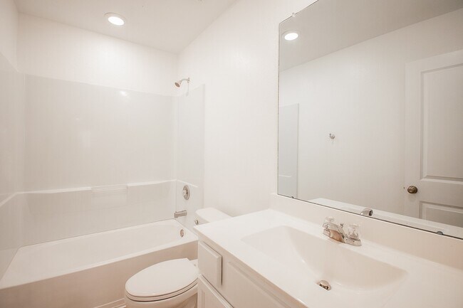 Building Photo - 3716 Vail Spgs Dr