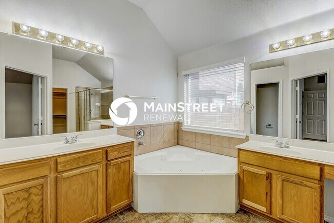 Building Photo - 4 Bedroom Pet-Friendly Home in DESOTO, TX ...