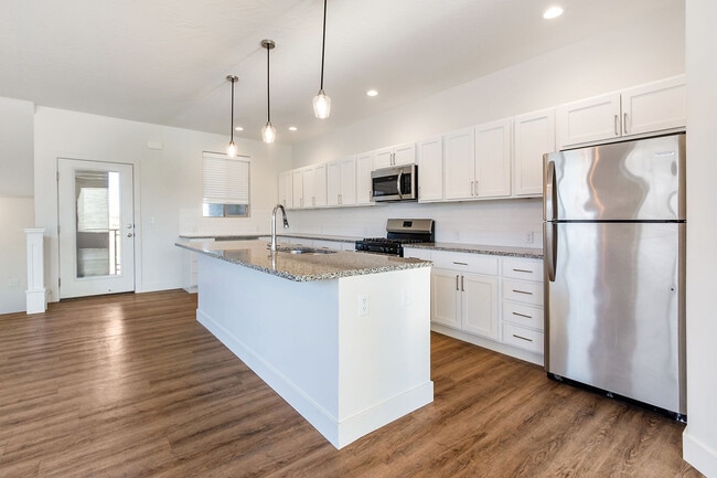 Building Photo - Redhawk Rentals