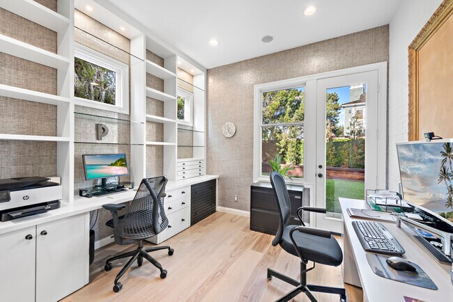 Building Photo - 20 Cape Danbury