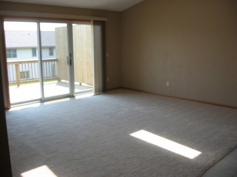 Building Photo - 605 Kramer Ln