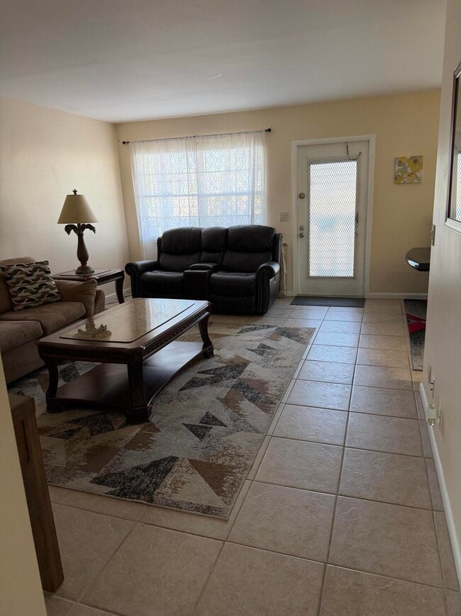 Building Photo - 2029 Exeter