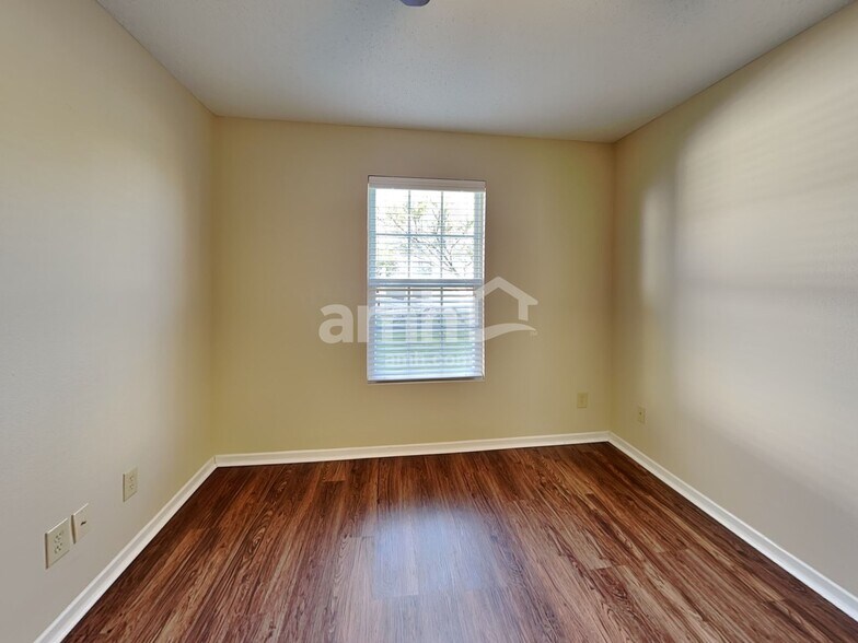 Building Photo - 1361 Redwood Dr