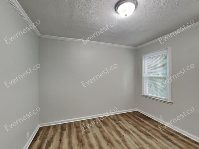 Building Photo - 2168 Rexford Dr