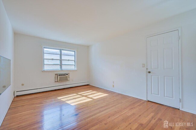 Building Photo - 55 Gill Ln