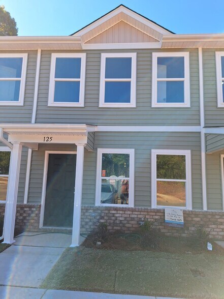 Building Photo - 125 Villa Ln