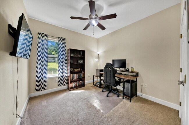 Building Photo - 511 Arbor Lake Dr