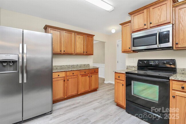 Building Photo - 1445 Laraway Ct NW