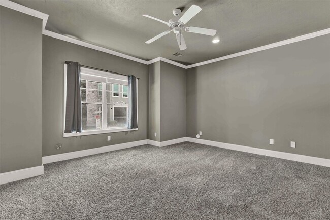Building Photo - 4631 Regent Manor Dr