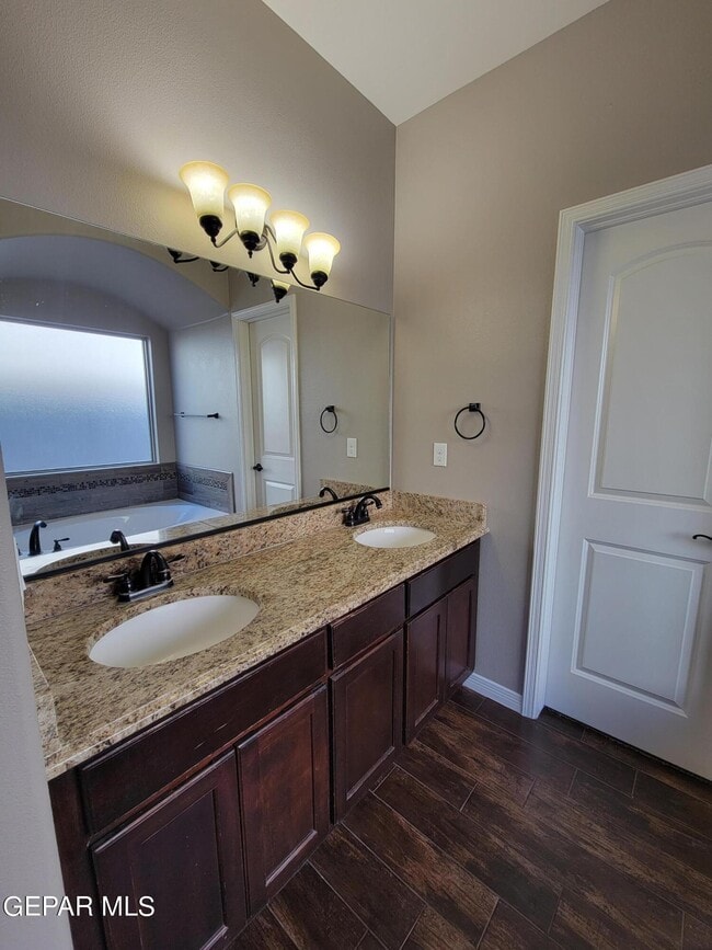 Building Photo - 2140 Honour Point Pl