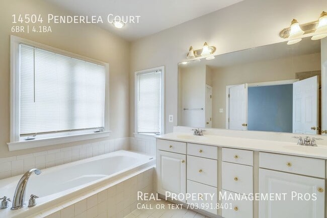 Building Photo - 14504 Penderlea Ct