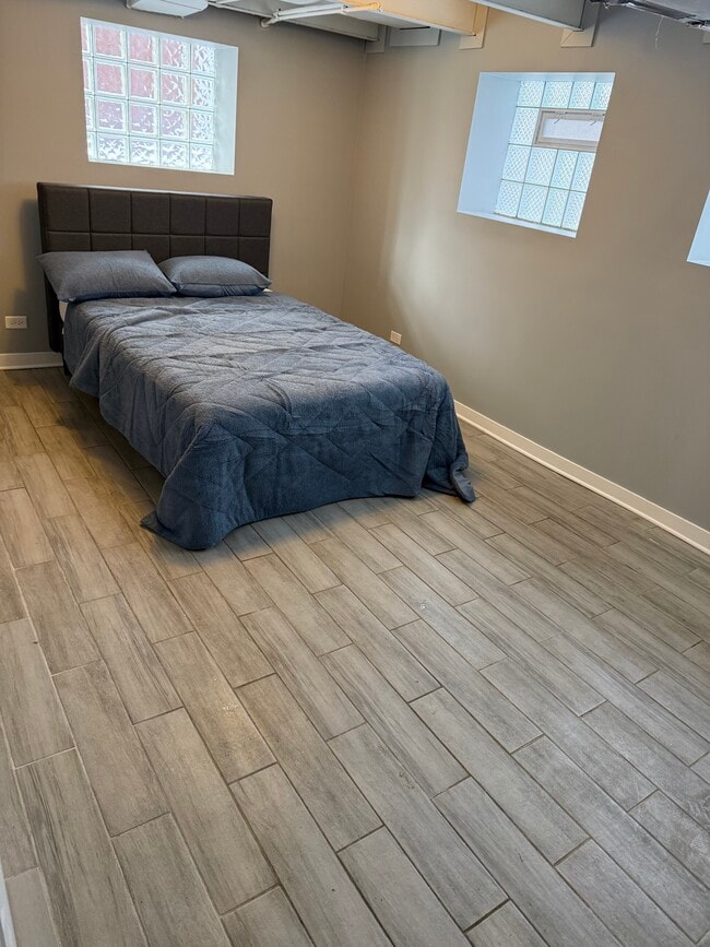 Building Photo - 10144 S Wood St