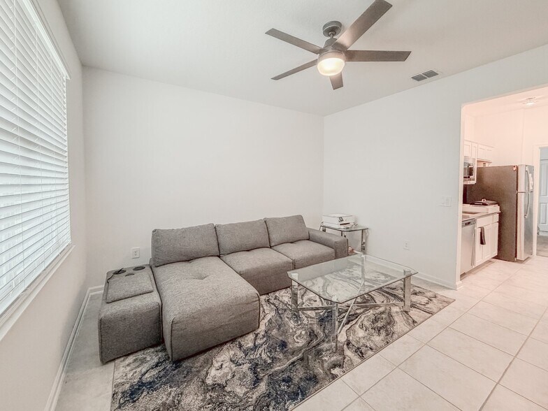 Building Photo - 1131 Pomelo St