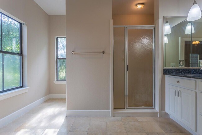 Building Photo - 114 Haven Cir