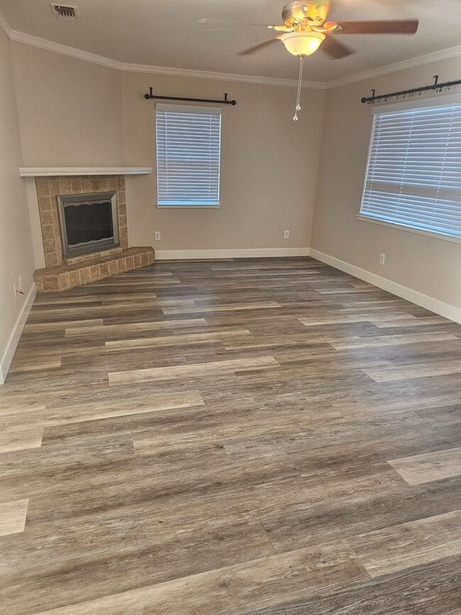 Building Photo - Large 2 bedroom in central Yuba City
