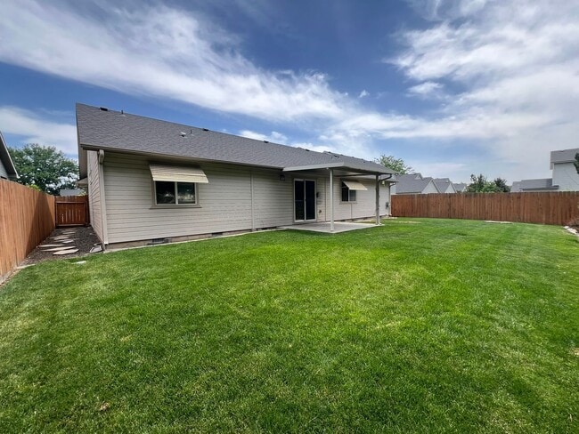 Building Photo - Beautiful 3 bed 2 bath home in the Woodsid...