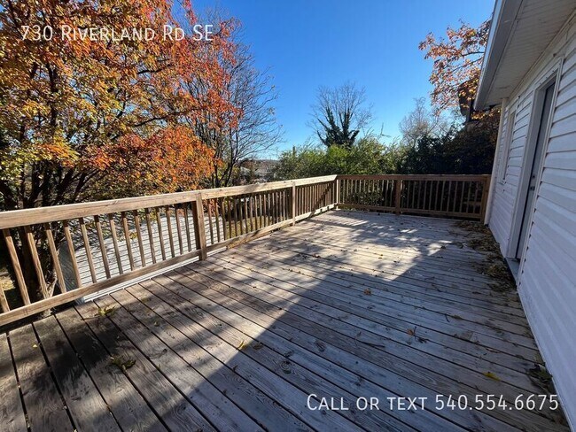 Building Photo - 730 Riverland Rd SE