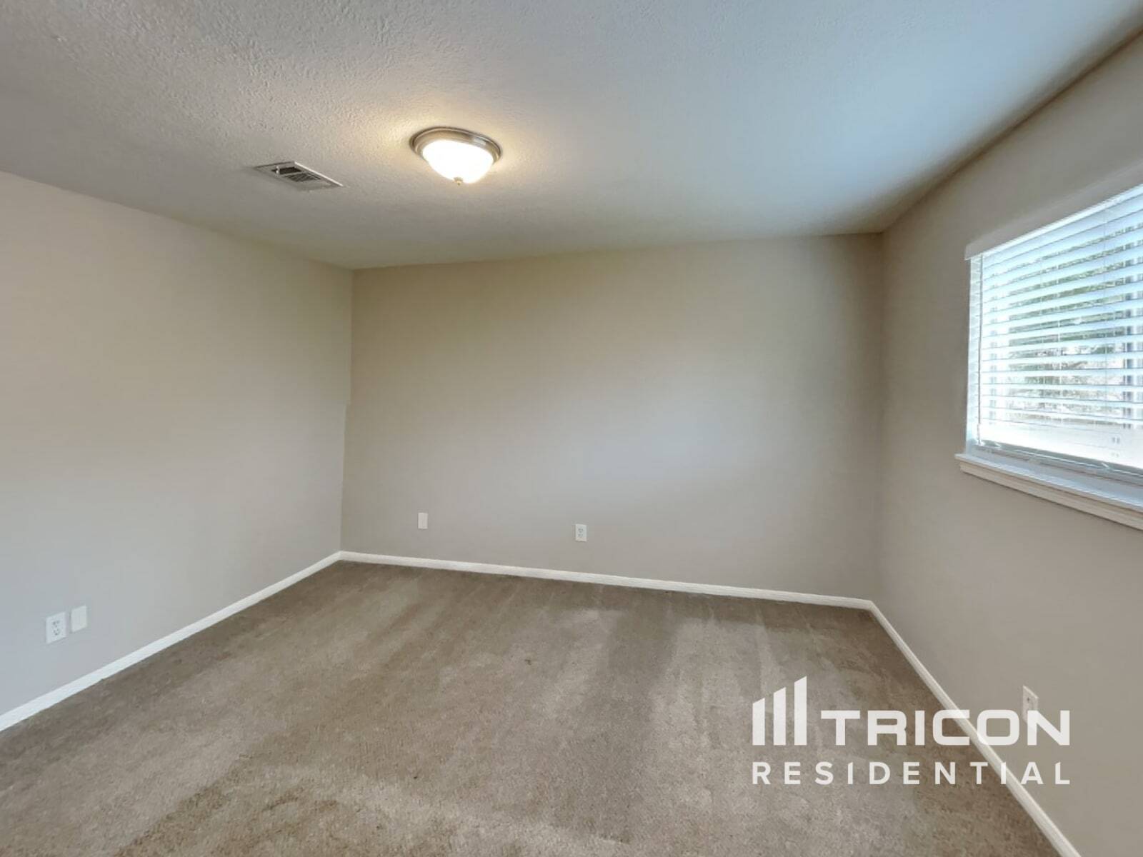 Building Photo - 5711 Kiowa Timbers Dr