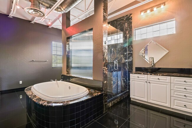 Building Photo - SW!!!  Pool!!! With jets!! Low Maintenance...