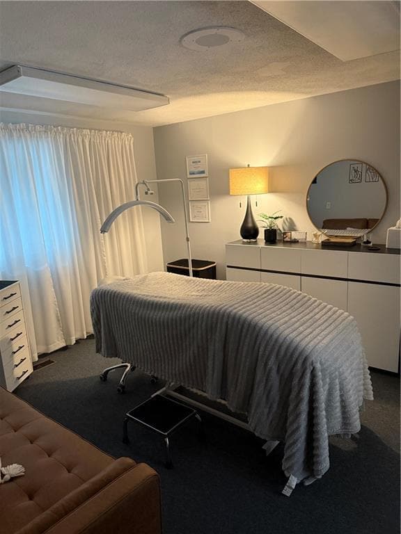 Building Photo - 990 Main St