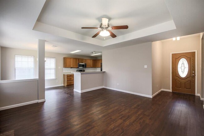 Building Photo - 1806 Oakmont Ln