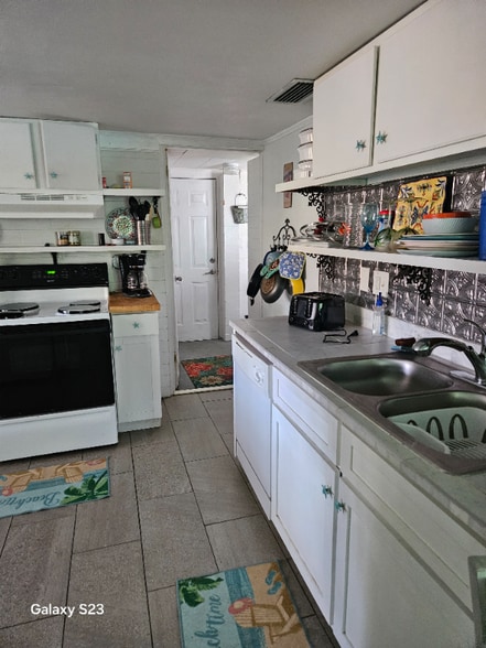 Building Photo - 56 Margaret Rd