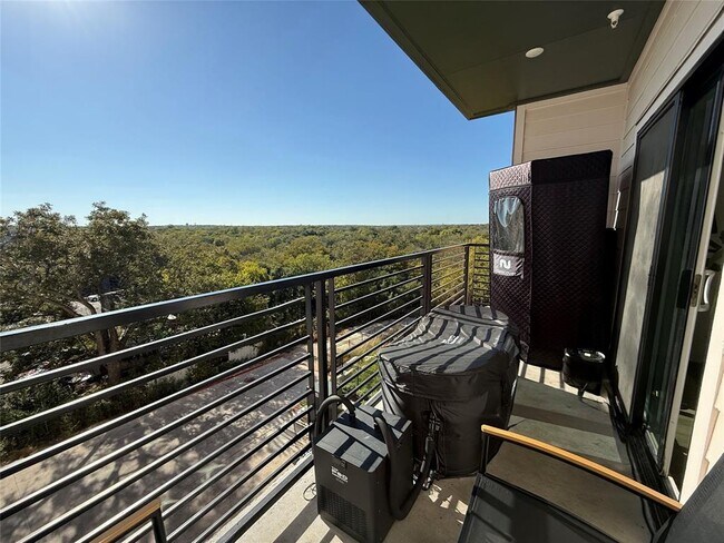 Building Photo - 4802 S Congress Ave