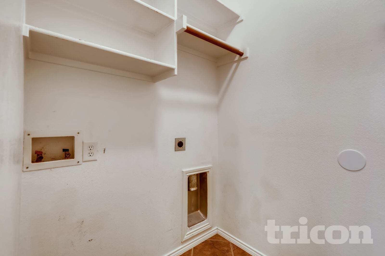 Building Photo - 5805 Paloma Blanca Dr