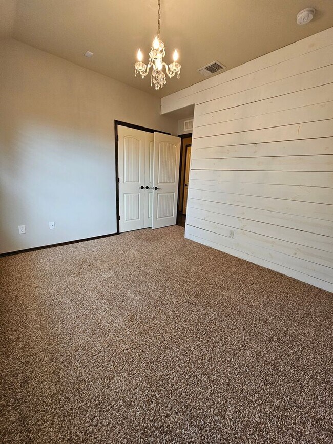 Building Photo - (3) Bed/(2) Bath in Red Canyon Ranch Avail...