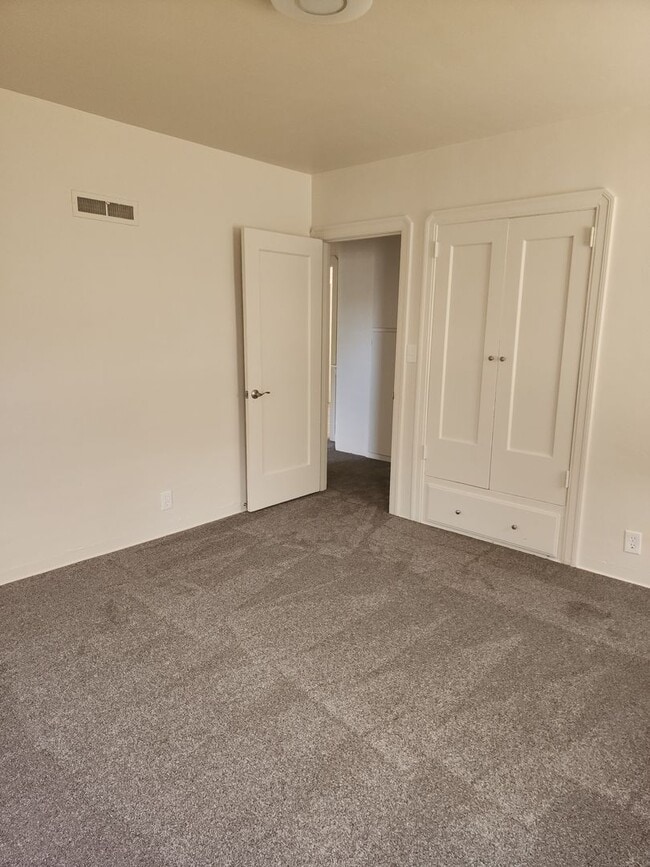 Building Photo - Country Home Between Empire and Waterford-  3 Bedroom 1 Bathroom With Central Heat And Air